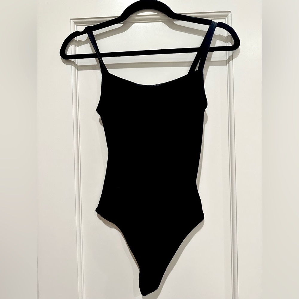 Aritzia Wilfred bodysuit tank top black